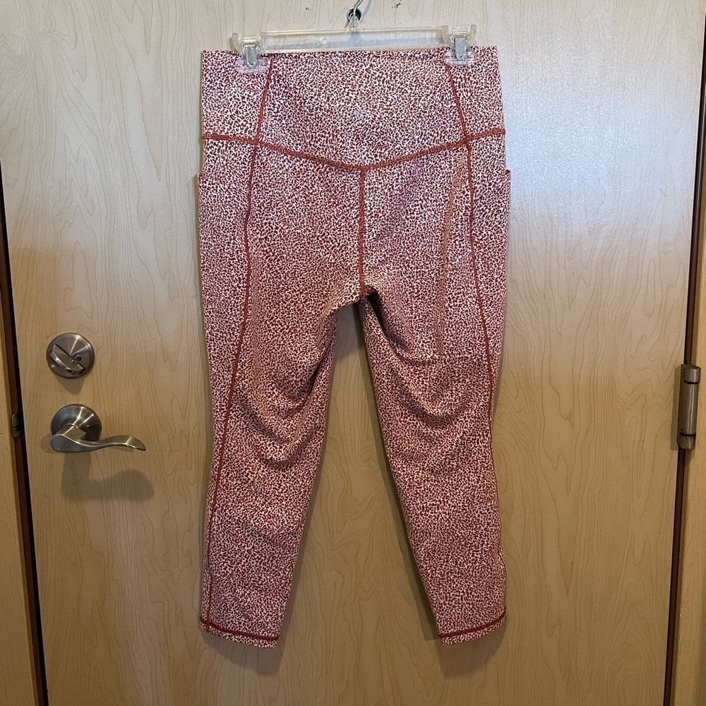 athleta salutation stash II textured tight